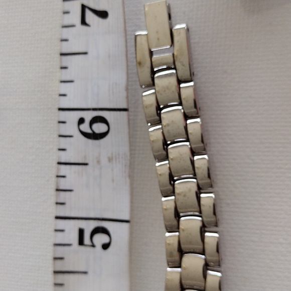 Luxe diamond watch. - Picture 6 of 7